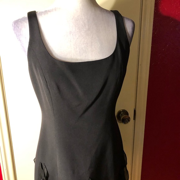 Teri Jon by Rickie Freeman 💯 Silk Dress with Ruffled Hem - Picture 3 of 8